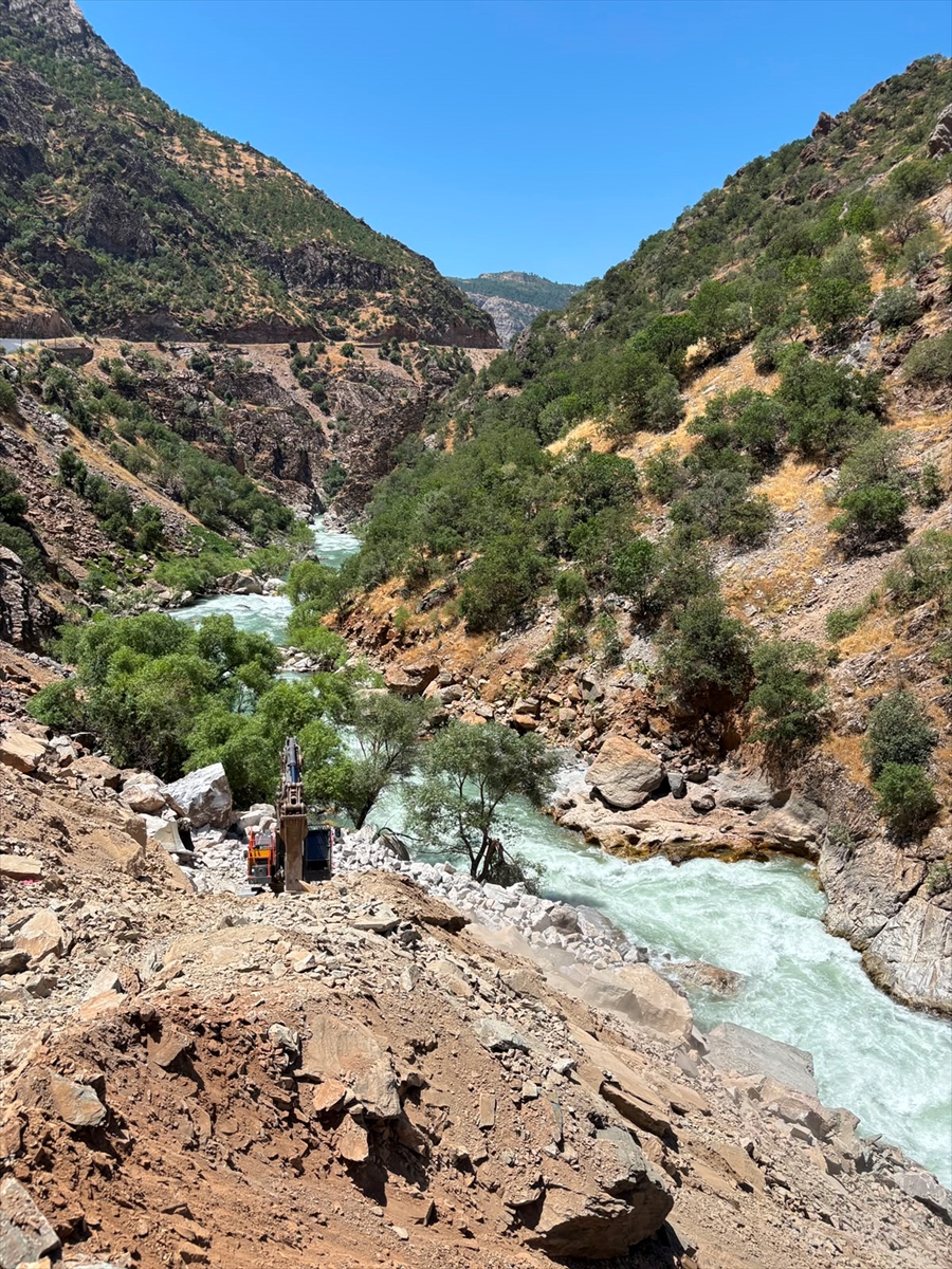 Şırnak'ta çaya düşen kişiyi arama 8. günde sürüyor