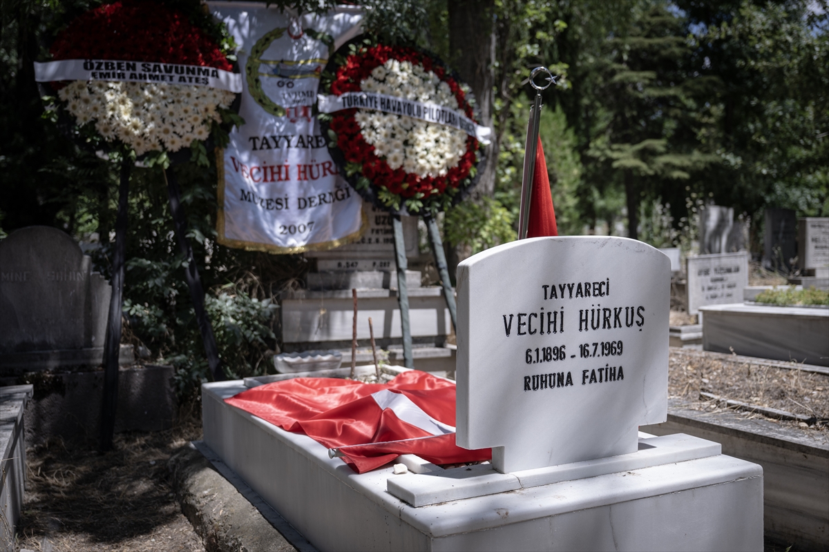 Vecihi Hürkuş: Havacılık öncüsü kabri başında anıldı