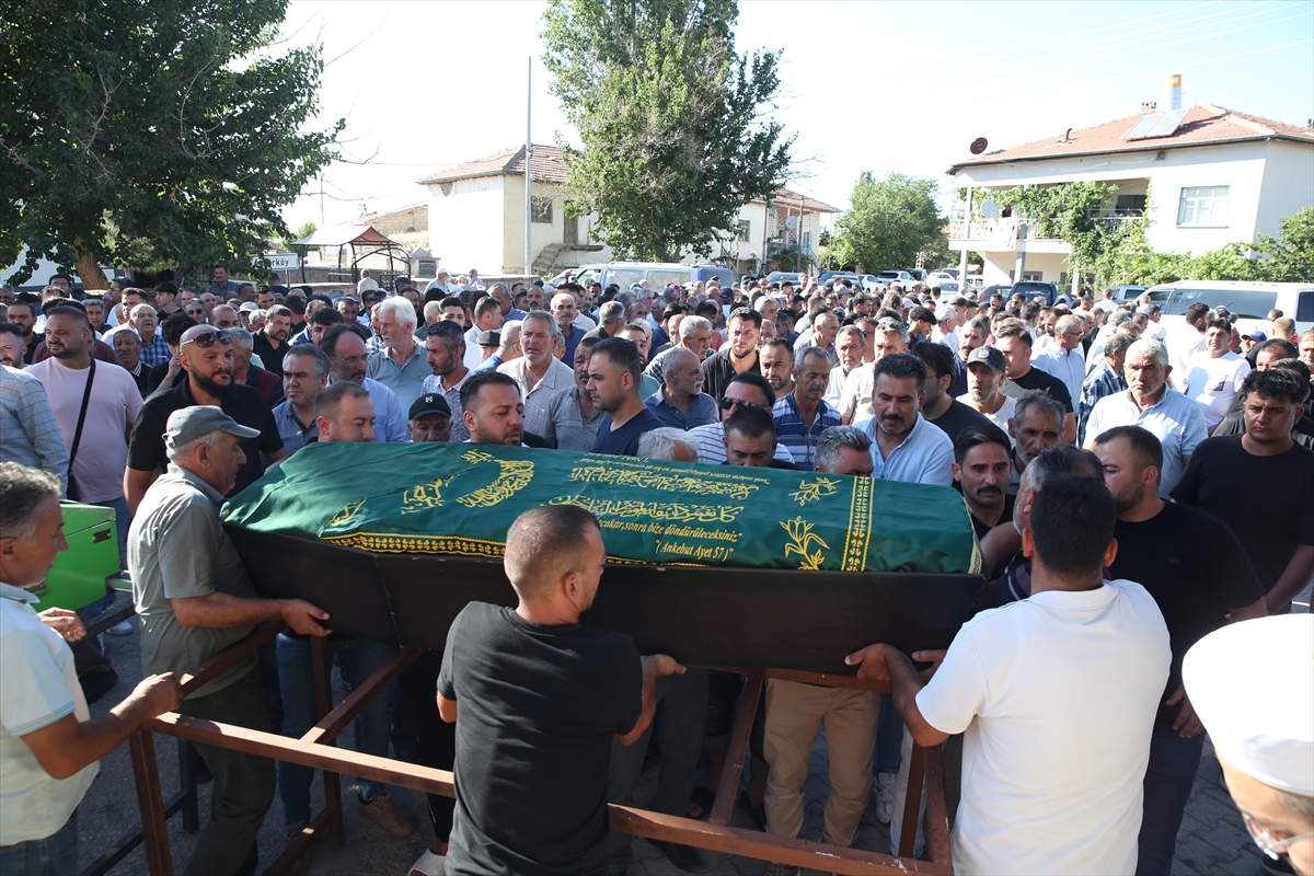 Anne ve iki oğlu trafik kazasında hayatını kaybetti