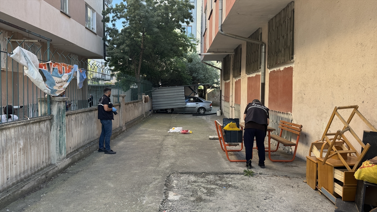 Kayseri'de 3. kattan düşen çocuk ağır yaralandı