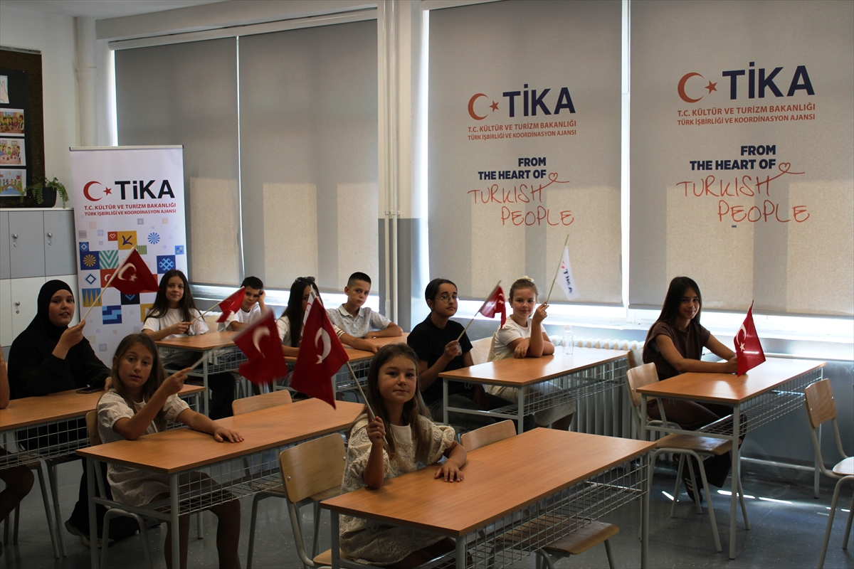 TİKA, Sırbistan'daki ilkokulun sınıflarını yeniledi