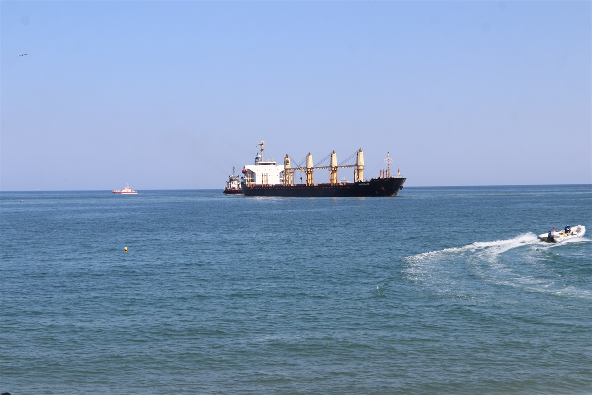 Tekirdağ'da karaya oturan gemi için kurtarma yarın sürecek