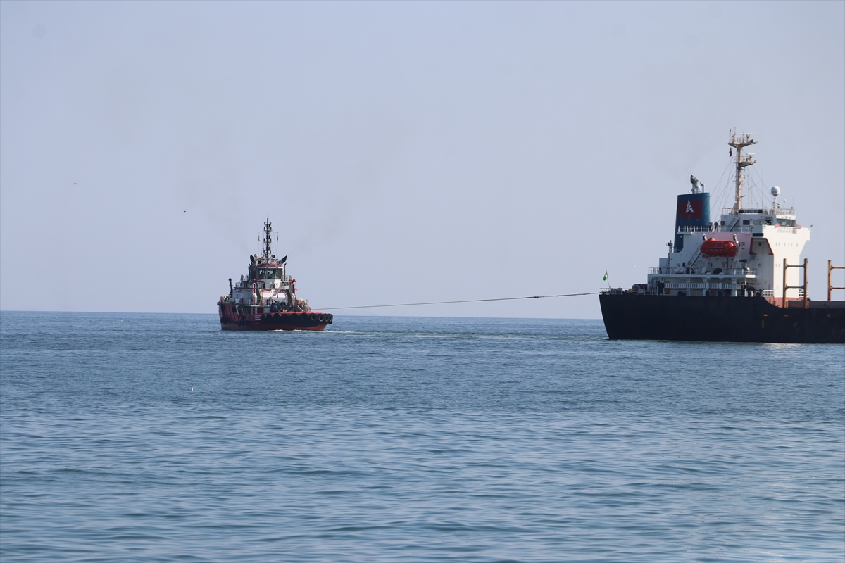 Tekirdağ'da karaya oturan gemi için kurtarma yarın sürecek
