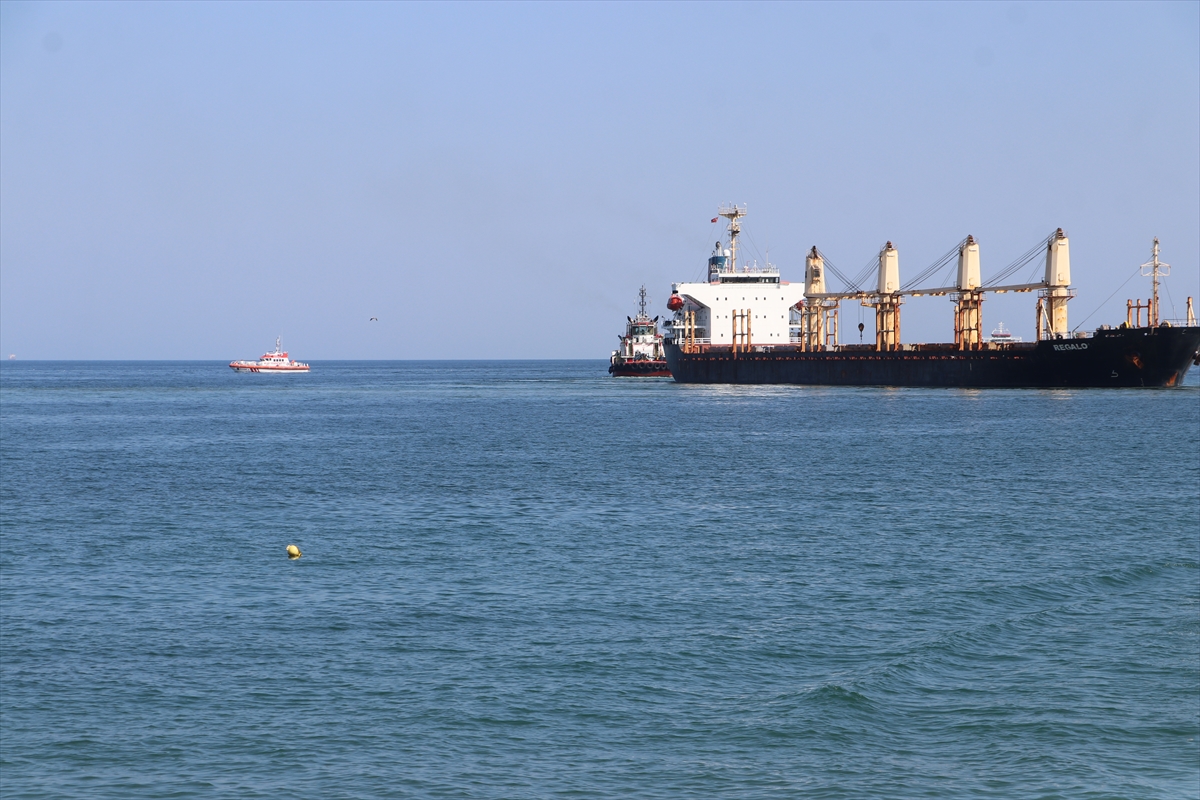 Tekirdağ'da karaya oturan gemi için kurtarma yarın sürecek