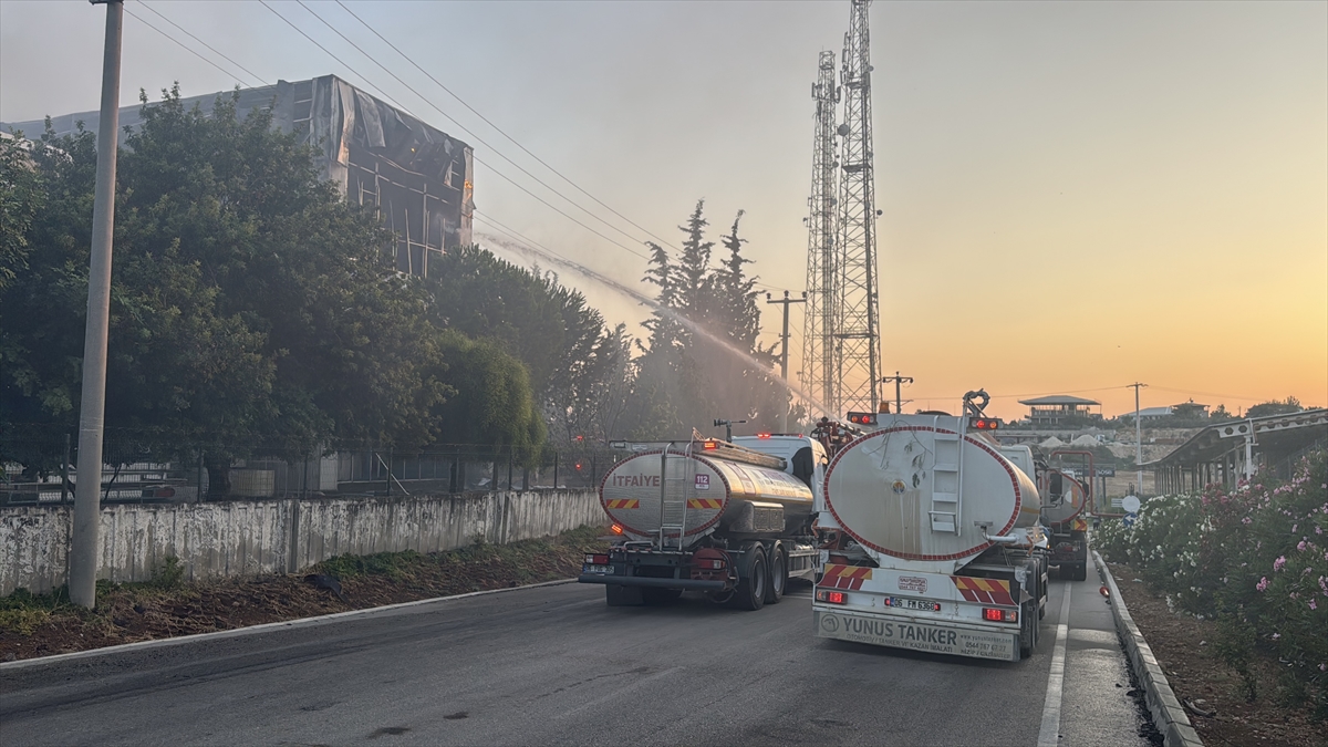 Adana'da fabrika yangını kontrol altına alındı