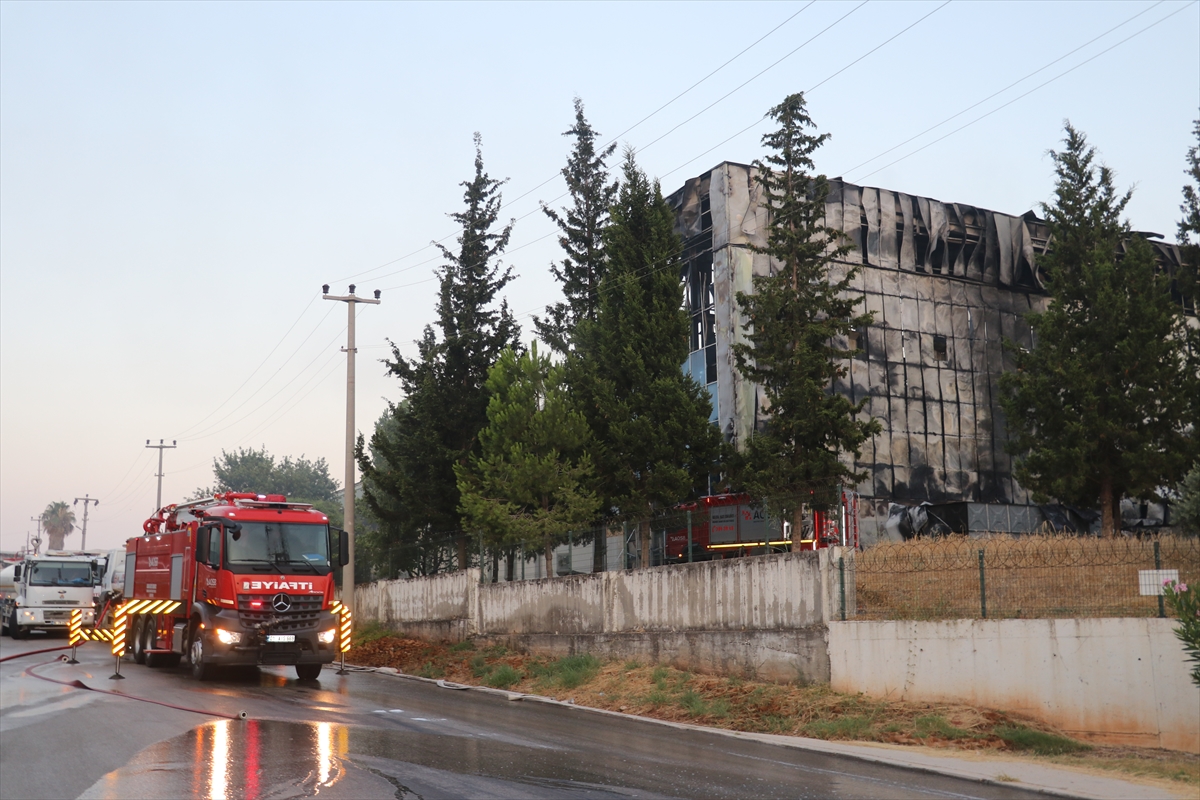Adana'da fabrika yangını kontrol altına alındı