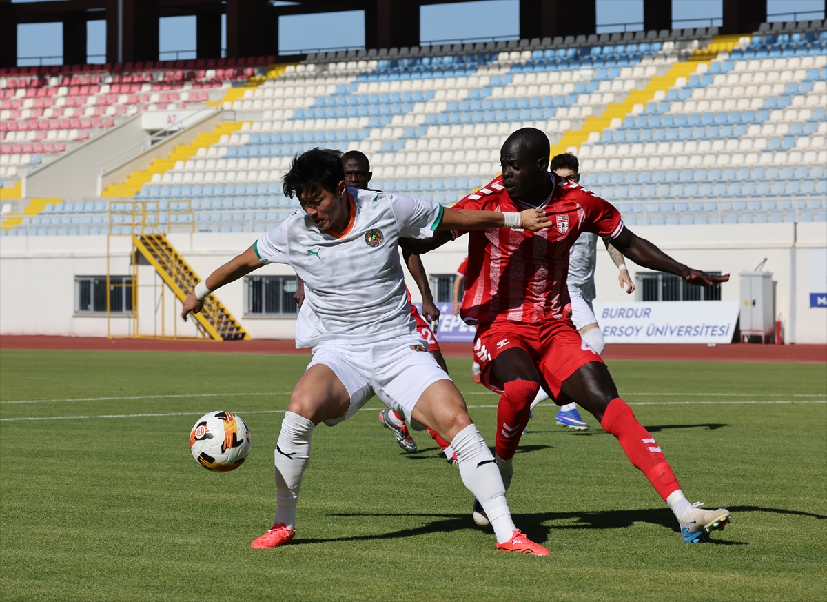 Alanyaspor: Tikves ile 2-2 berabere kaldı