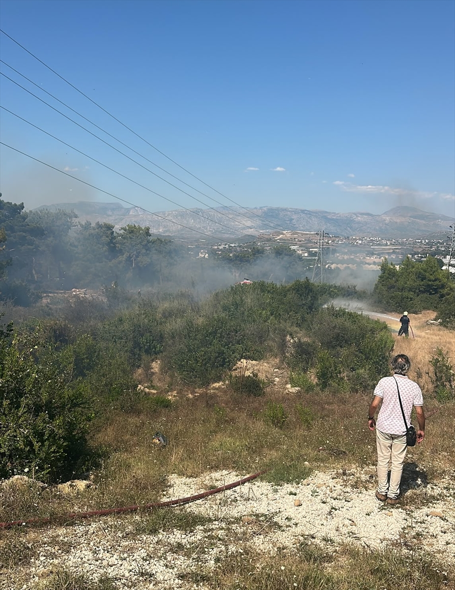 Manavgat'ta Yangın: 3 Dönüm Orman Zarar Gördü