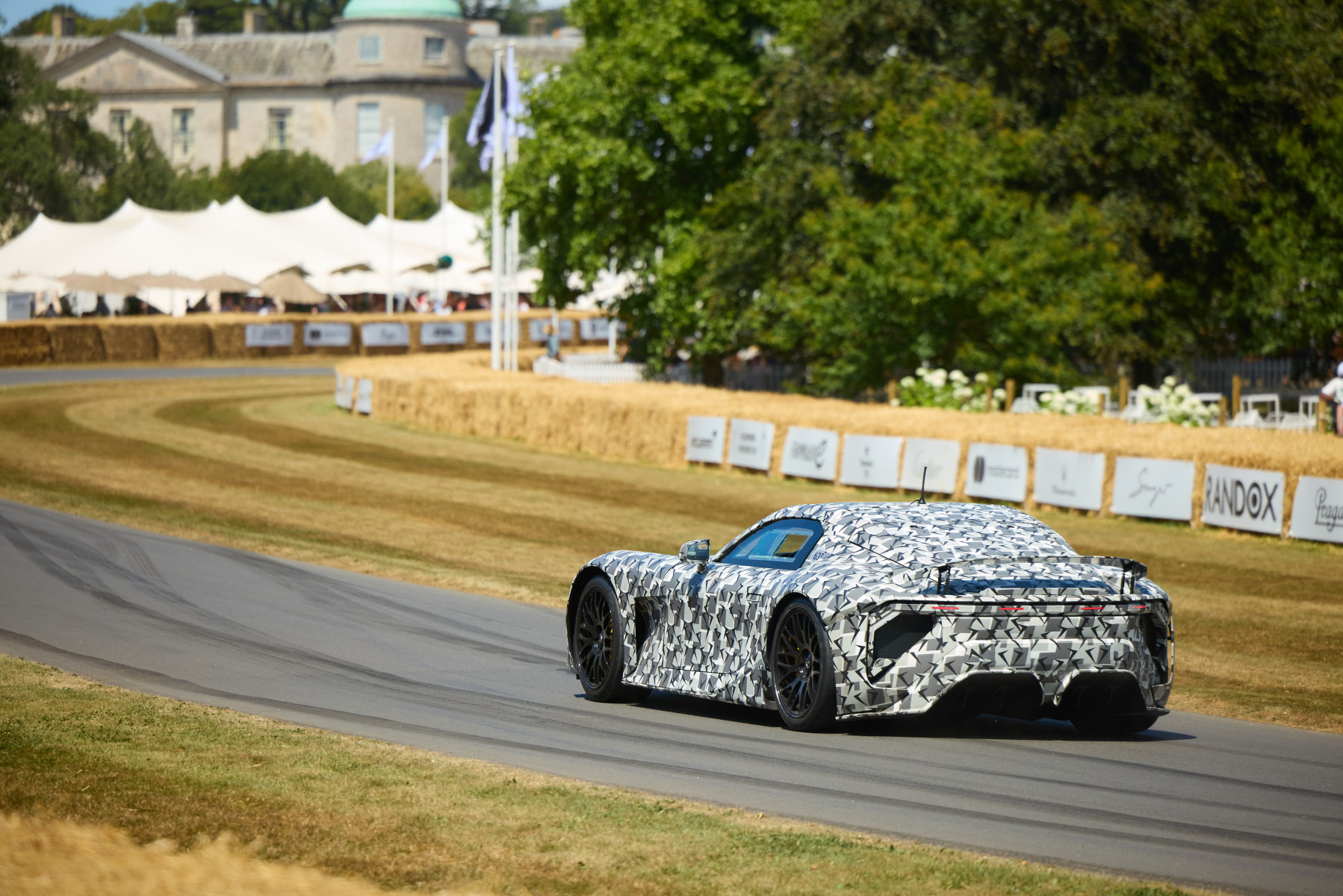 Lexus LFA Concept Goodwood'da gösteri yaptı