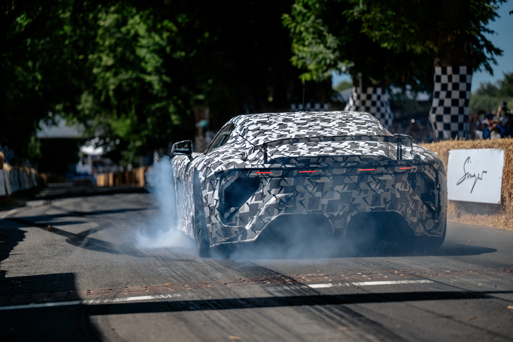 Lexus LFA Concept Goodwood'da gösteri yaptı
