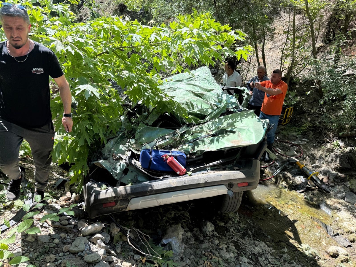 Çanakkale'de kaza: 2 ölü