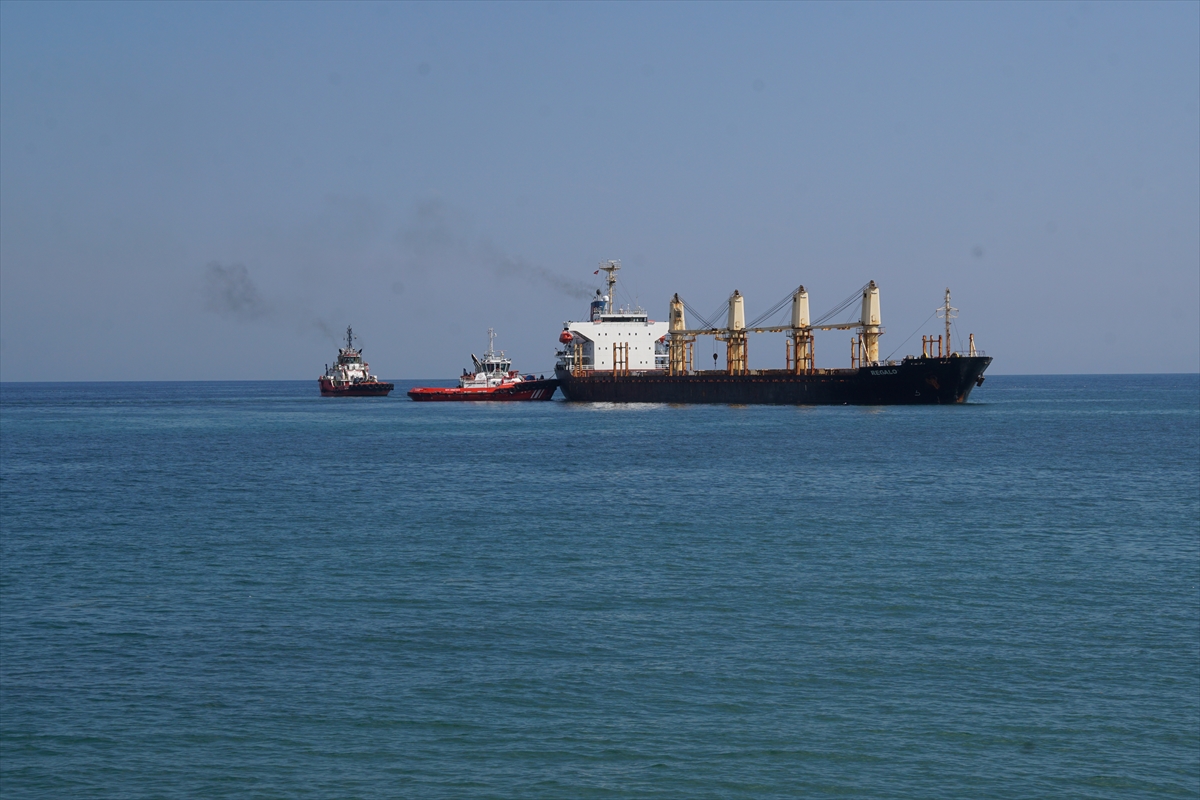 Tekirdağ'da karaya oturan gemi kurtarıldı