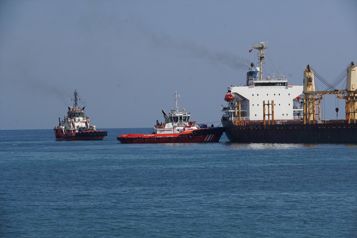 Tekirdağ'da karaya oturan gemi kurtarıldı