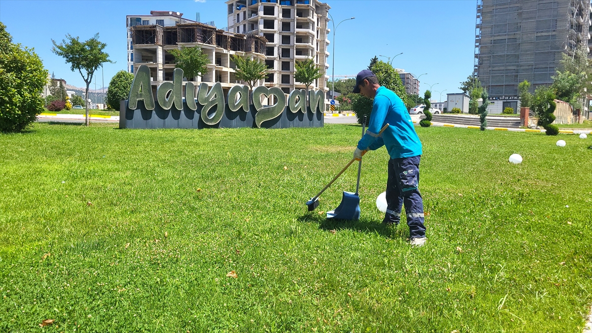 Belediye işçisi duvarları sanatıyla buluşturuyor