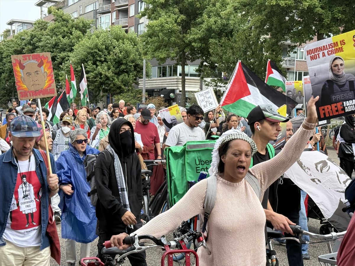Amsterdam'da Filistin'e destek yürüyüşü