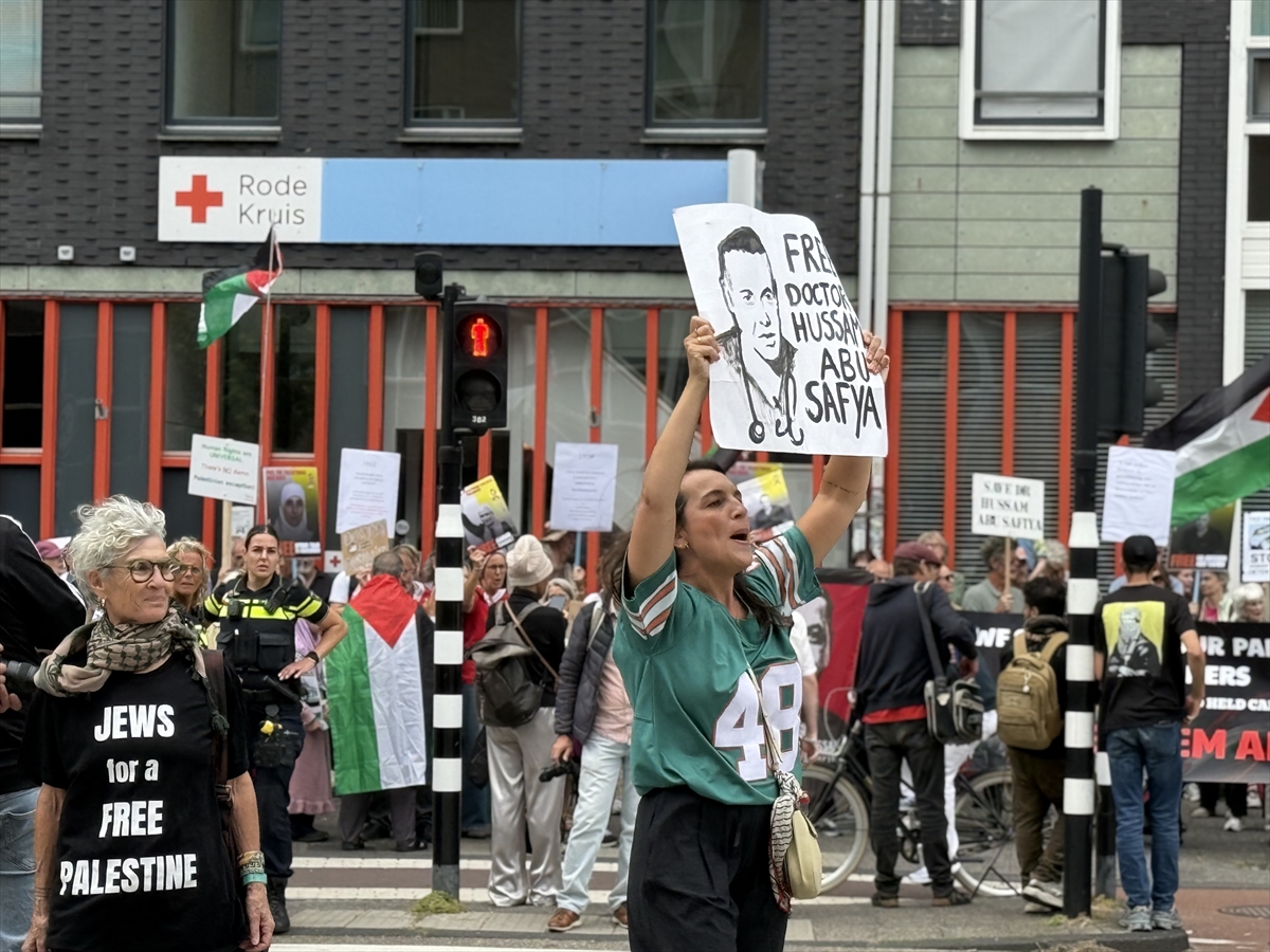 Amsterdam'da Filistin'e destek yürüyüşü