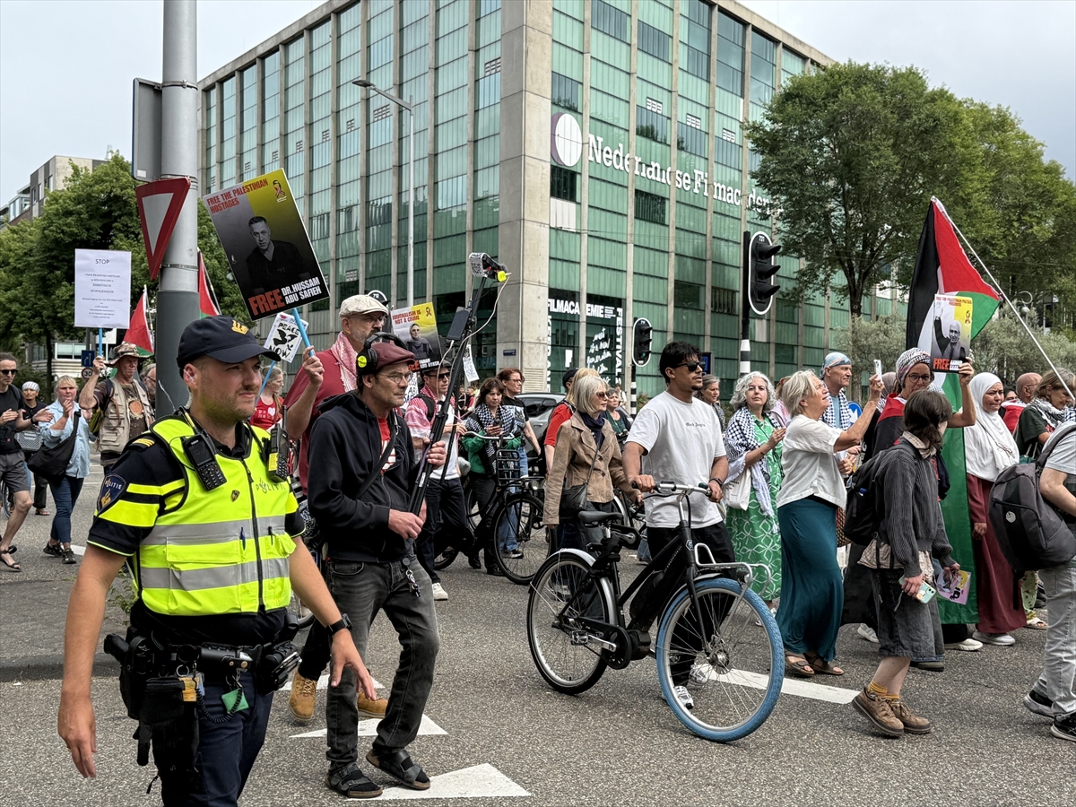 Amsterdam'da Filistin'e destek yürüyüşü