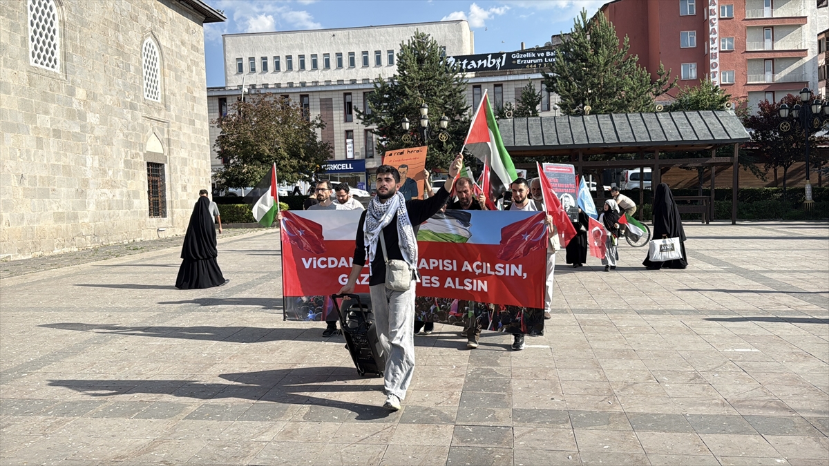 Erzurum'da sağlıkçılar Gazze için 140. hafta yürüdü