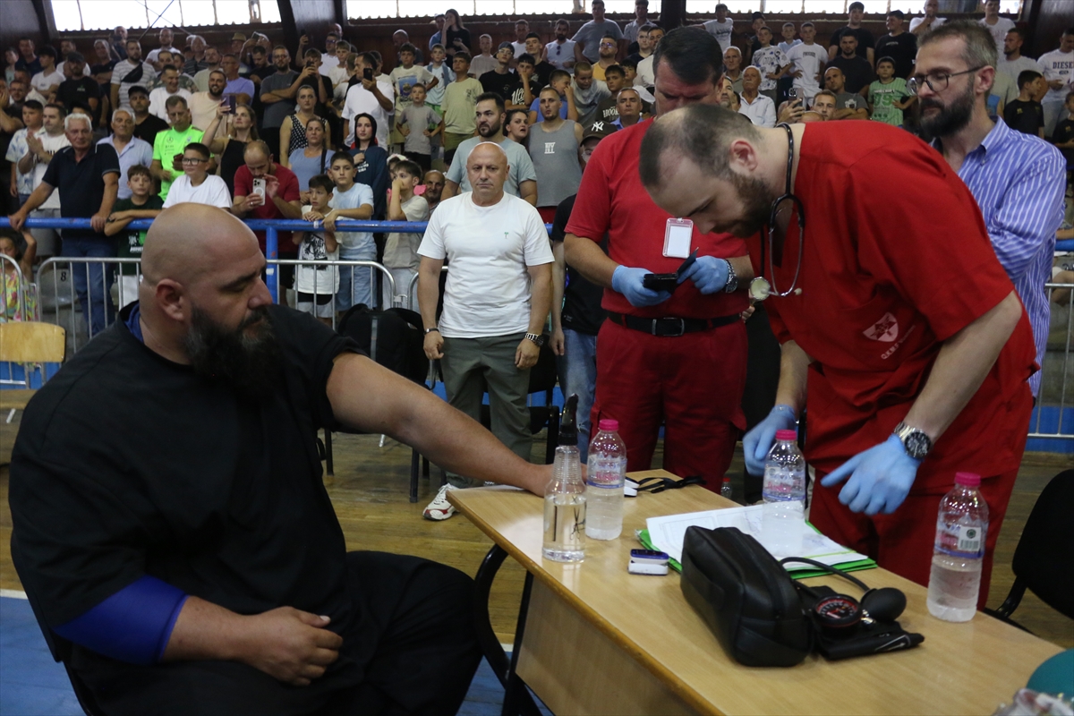 Kosovalı Bujar Muli: 2 ton ağırlıkla Guinness Rekoru kırdı