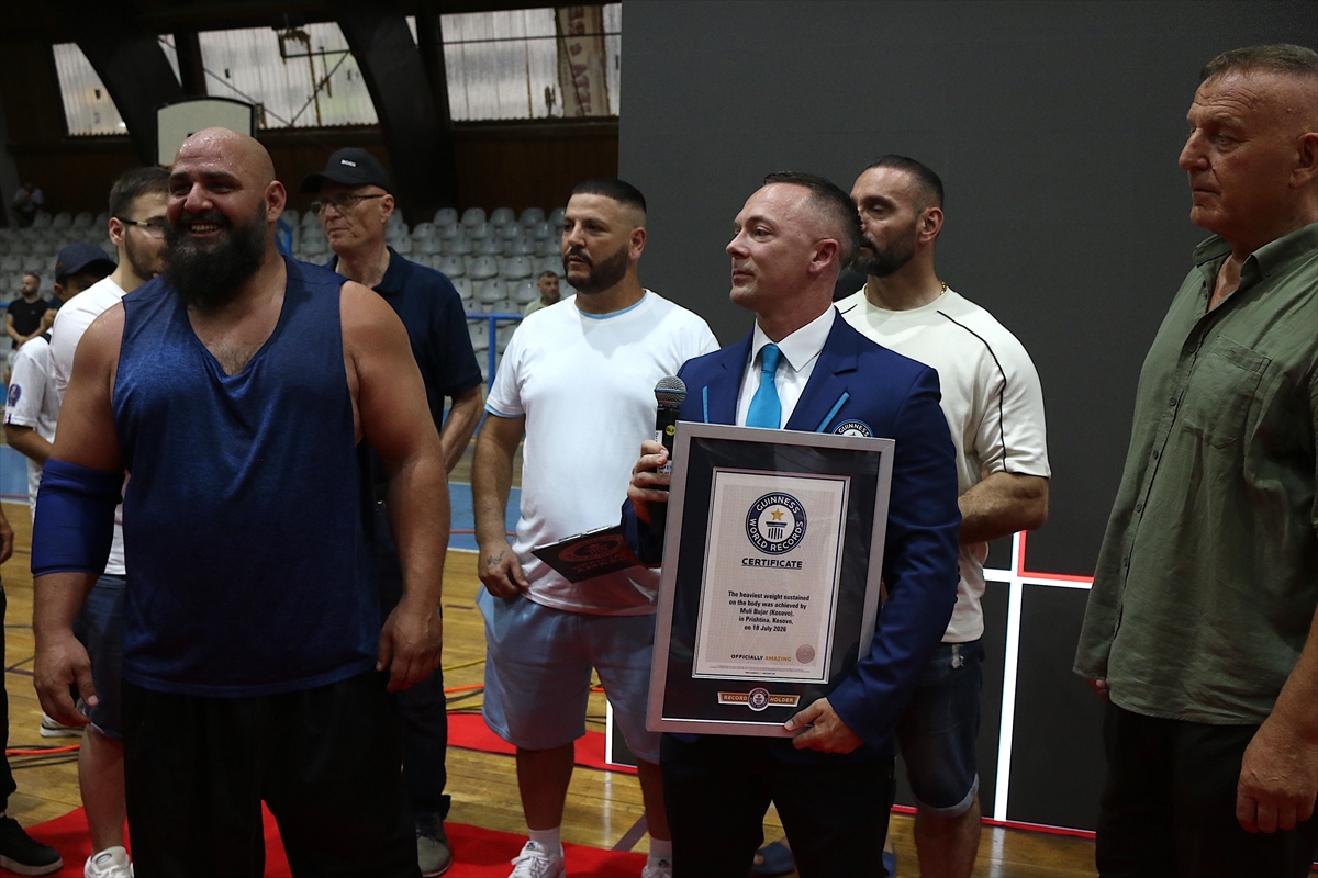 Kosovalı Bujar Muli: 2 ton ağırlıkla Guinness Rekoru kırdı