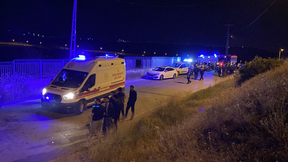 Sivas'ta İki Otomobil Kazası: 6 Yaralı Hastaneye Kaldırıldı