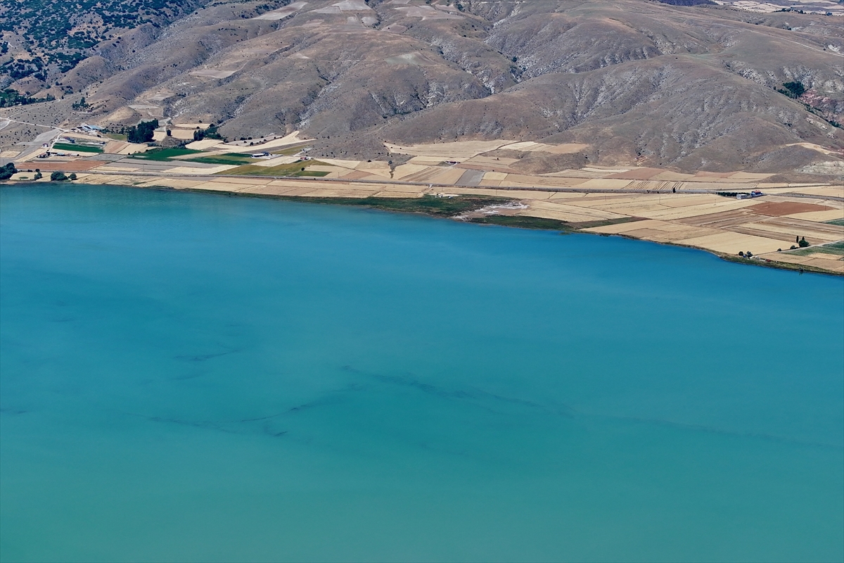 Kayseri Palas Gölü'nde tuz hasadı yağışlara takıldı
