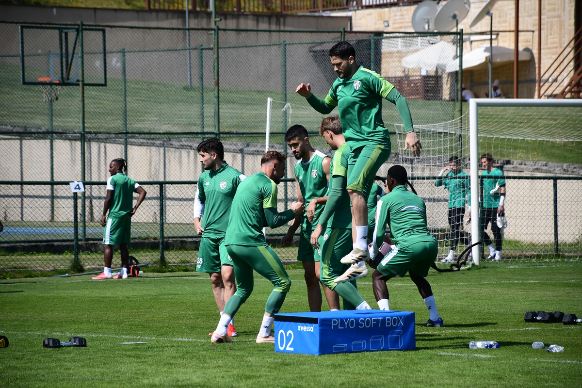 Bursaspor: Düzce kampında yeni sezon hazırlıkları sürüyor