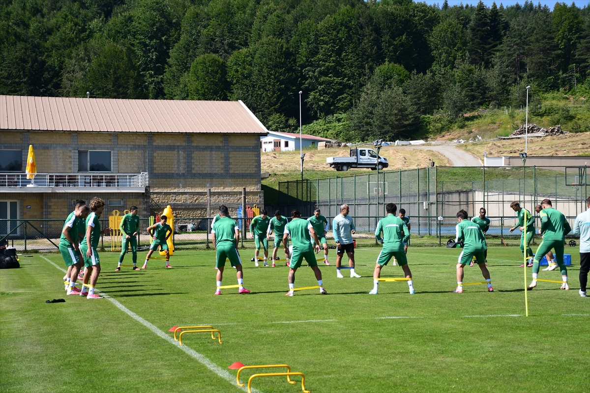 Bursaspor: Düzce kampında yeni sezon hazırlıkları sürüyor