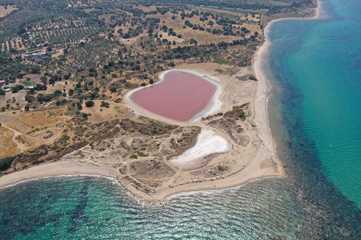 Çanakkale'nin Kalpli Gölü yeniden pembeye büründü: Doğal olay