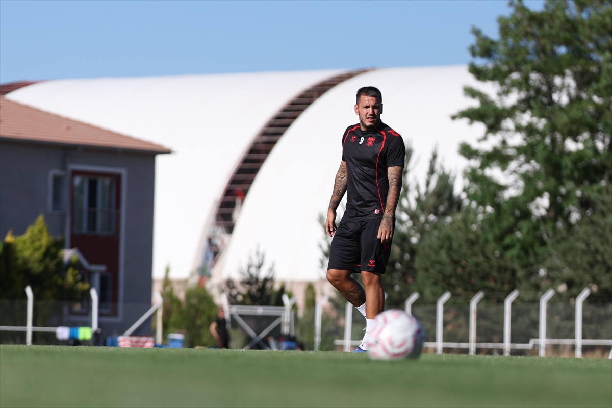 Sivasspor: Yeni sezon hazırlıkları kulüp tesislerinde sürüyor