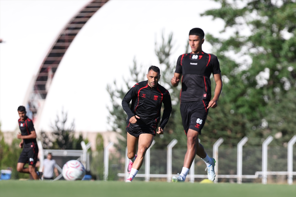 Sivasspor: Yeni sezon hazırlıkları kulüp tesislerinde sürüyor