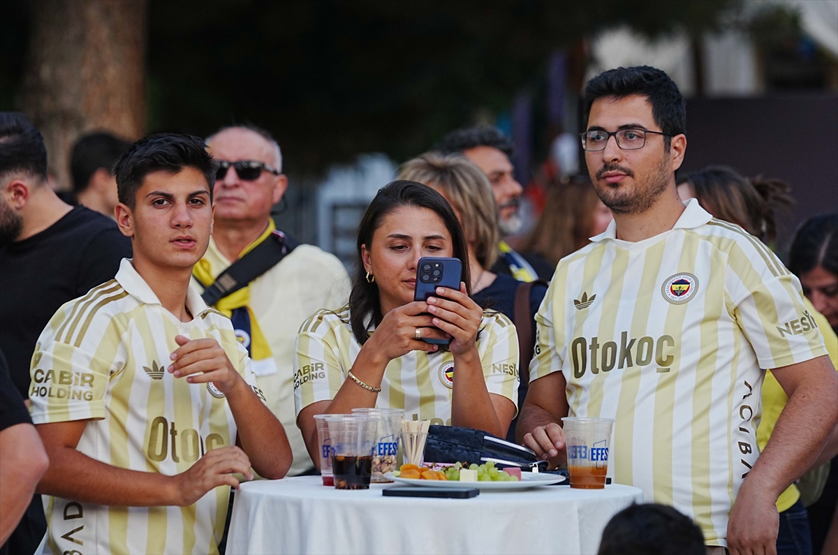 Ankara'da Fenerbahçeliler Günü kutlandı: Kıraç sahne aldı