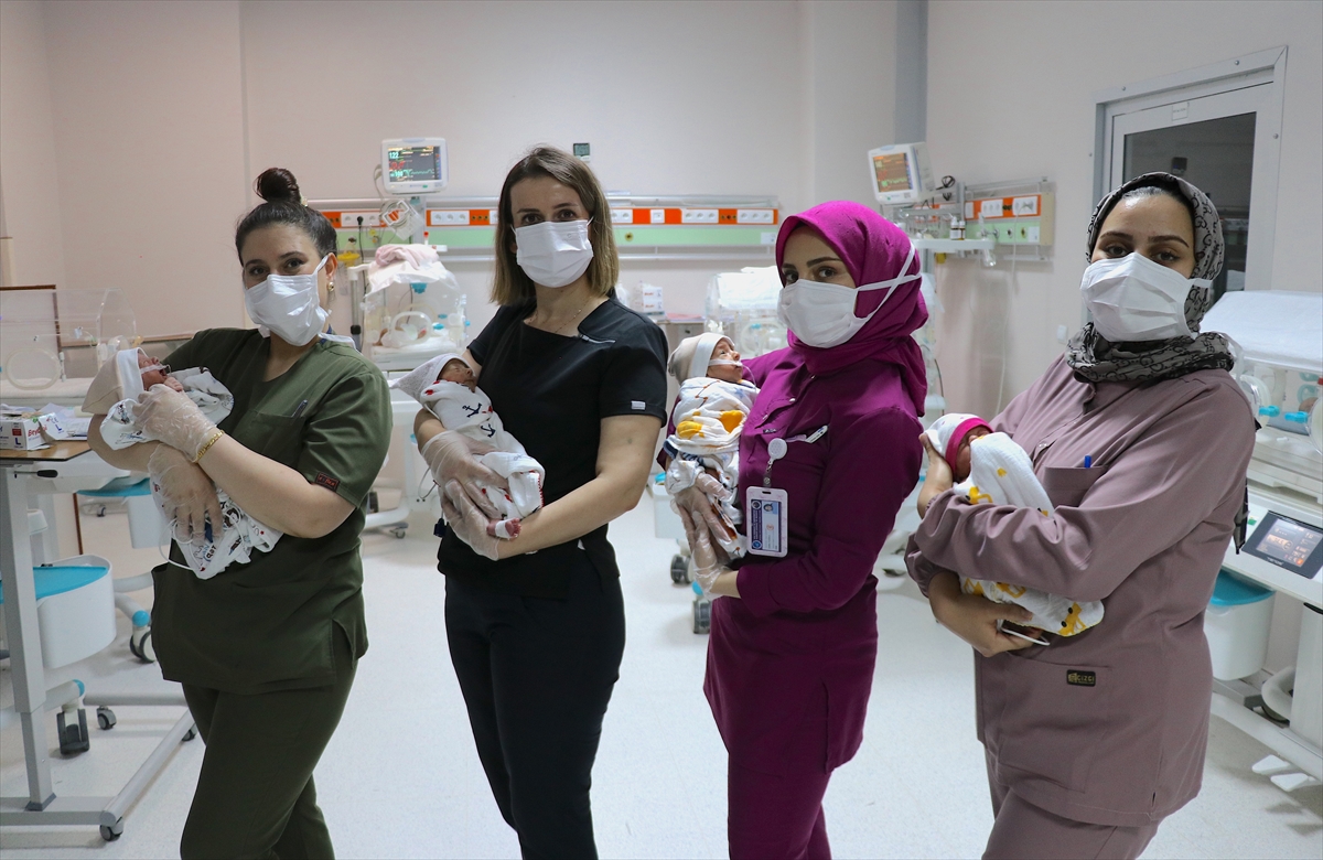 Van'da prematüre dördüzler 34 günlük tedaviyle hayata tutundu