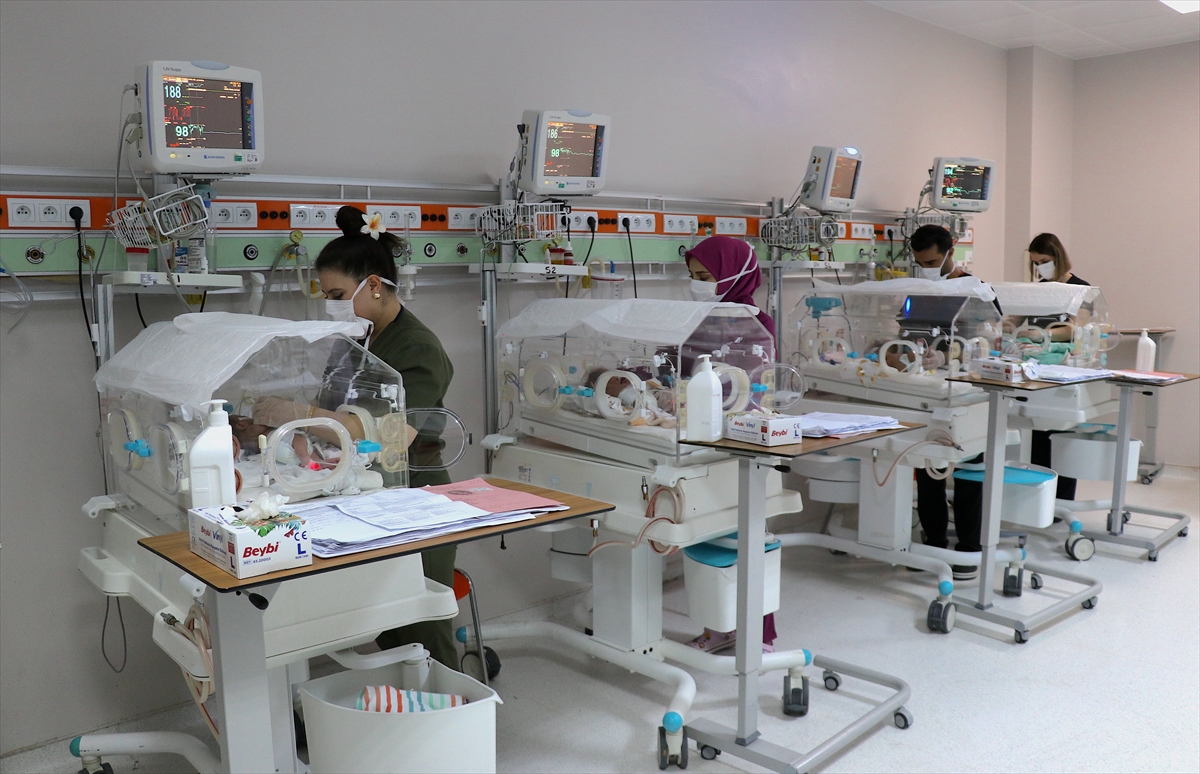 Van'da prematüre dördüzler 34 günlük tedaviyle hayata tutundu