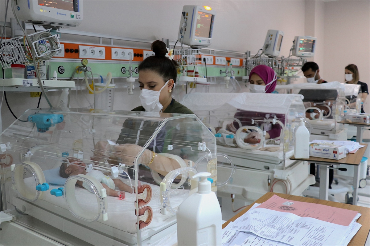 Van'da prematüre dördüzler 34 günlük tedaviyle hayata tutundu