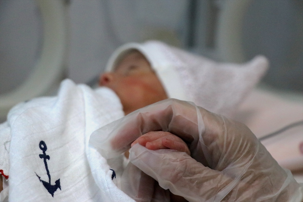 Van'da prematüre dördüzler 34 günlük tedaviyle hayata tutundu