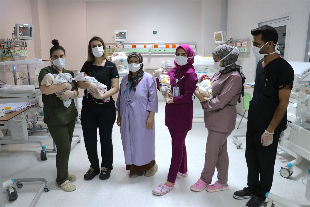 Van'da prematüre dördüzler 34 günlük tedaviyle hayata tutundu