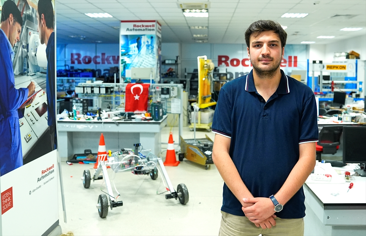 İTÜ'nün otonom kara aracı "Ayaz" ABD'deki yarışmada dünya ikinciliği elde etti