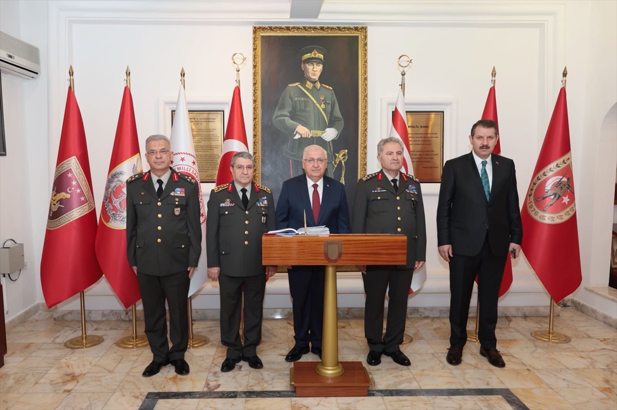 Bakan Güler: Kıbrıs Türk Barış Kuvvetleri'ni ziyaret etti