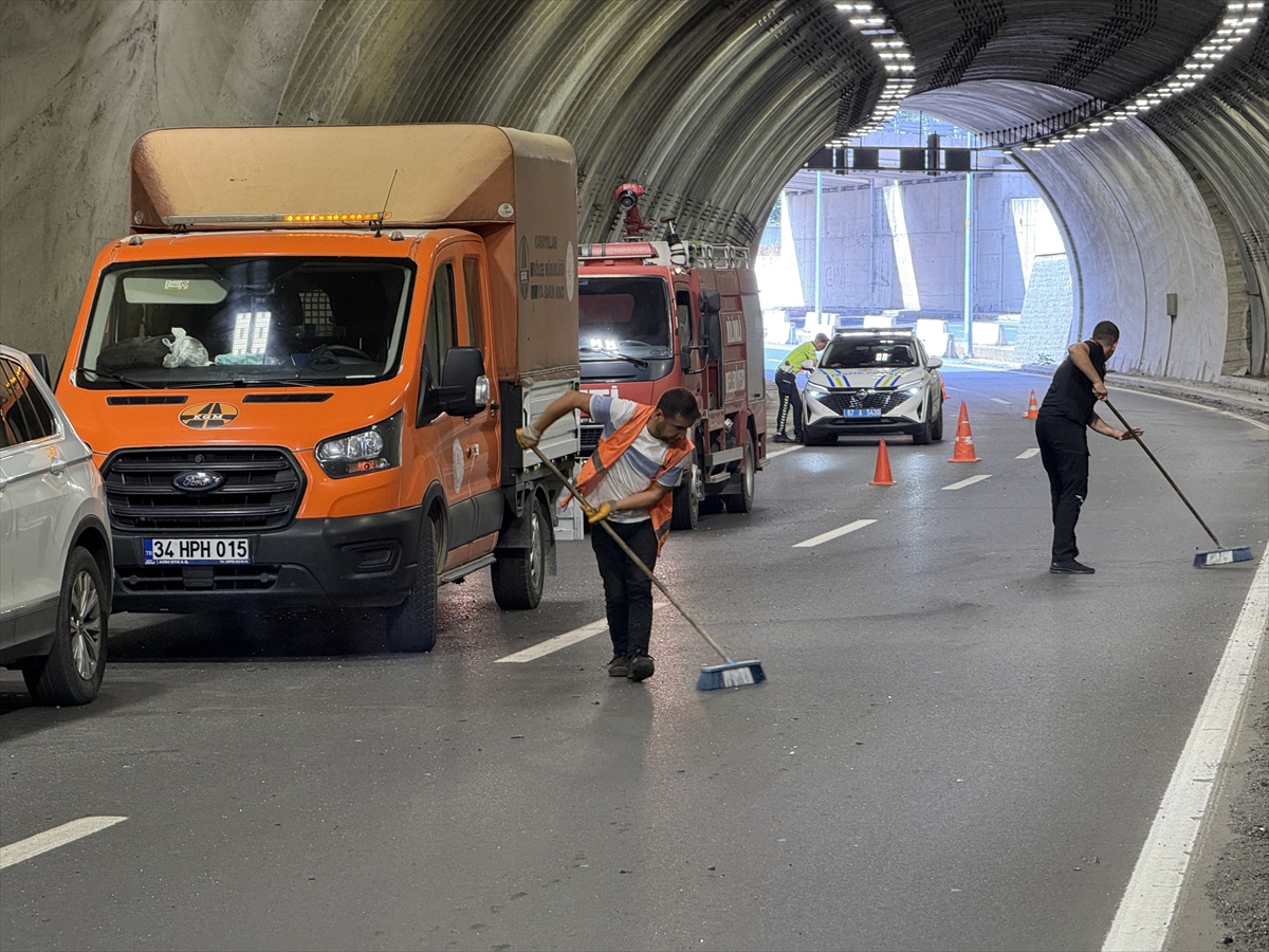 Zonguldak tünel kazası: Takla atan otomobilde 2 kişi yaralandı