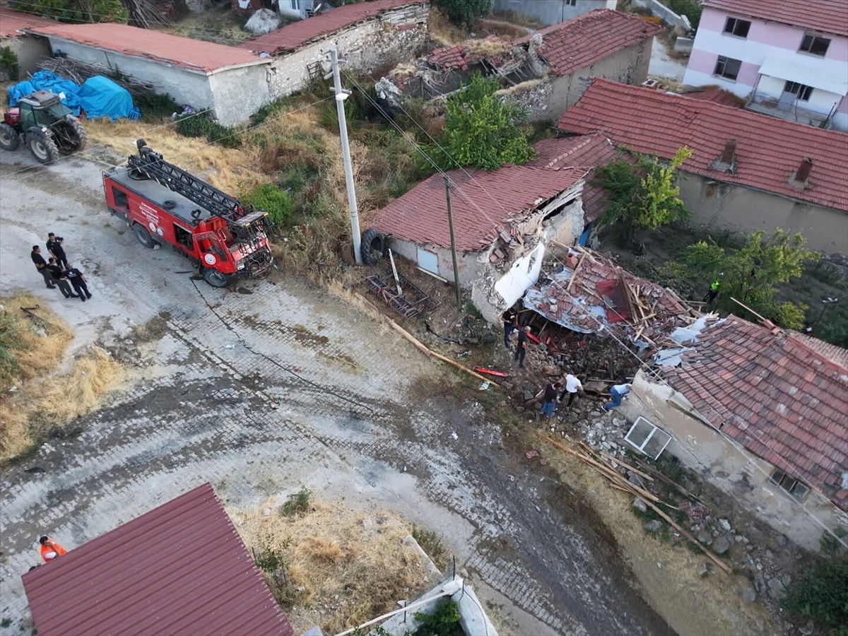 Eskişehir'de İtfaiye Aracı Kazası: 3 Personel Yaralandı