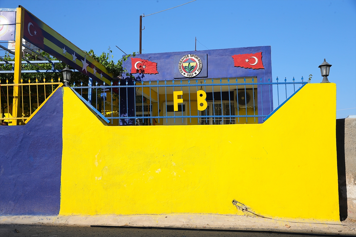 Depremzede Mehmet Saçar: Evini Fenerbahçe renklerine boyadı