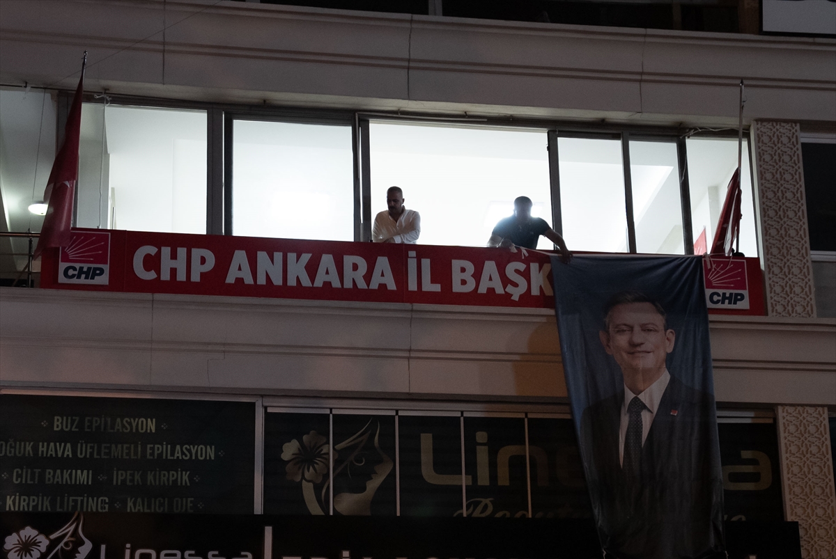 CHP Ankara İl Başkanlığı'nda gerginlik: Yıldırım protesto edildi