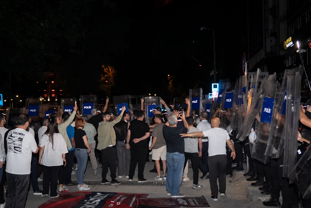 CHP Ankara İl Başkanlığı'nda gerginlik: Yıldırım protesto edildi