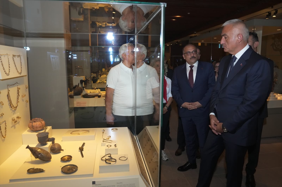 Bakan Ersoy: Anadolu Medeniyetleri Müzesi'nde 288 yeni eser