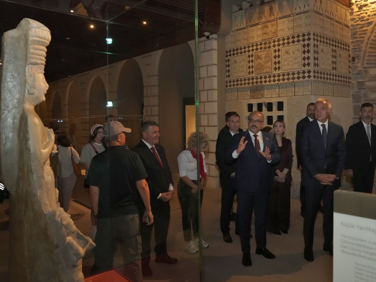 Bakan Ersoy: Anadolu Medeniyetleri Müzesi'nde 288 yeni eser
