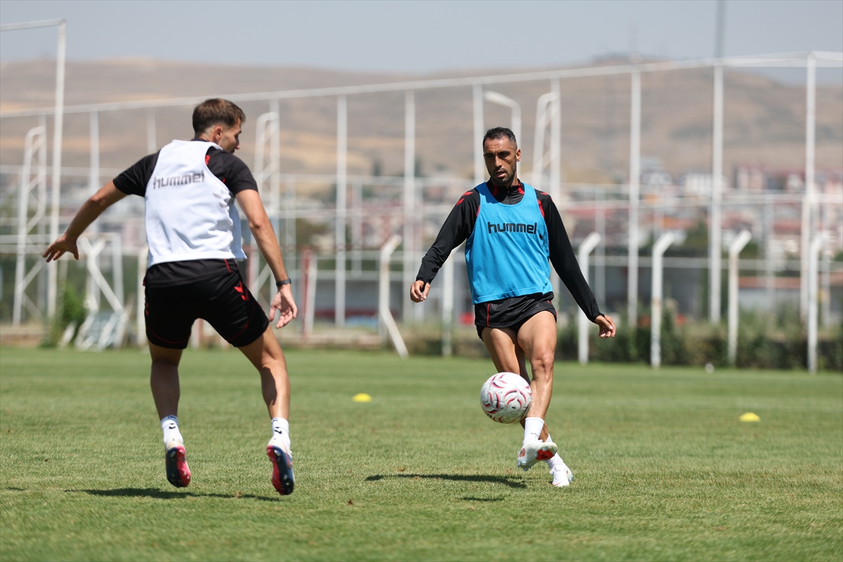 Sivasspor'da ilk etap kampı bitti: İkinci durak Kayseri
