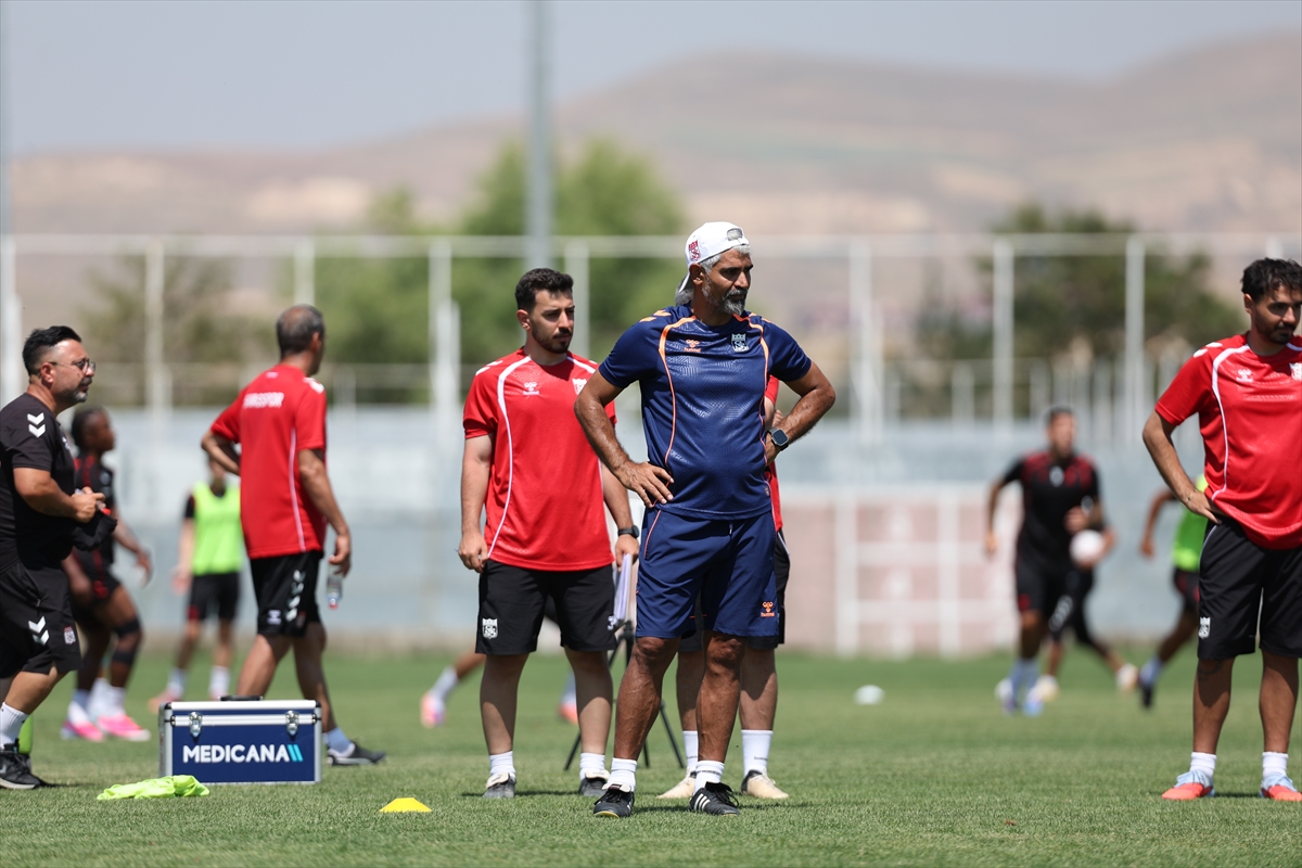 Sivasspor'da ilk etap kampı bitti: İkinci durak Kayseri