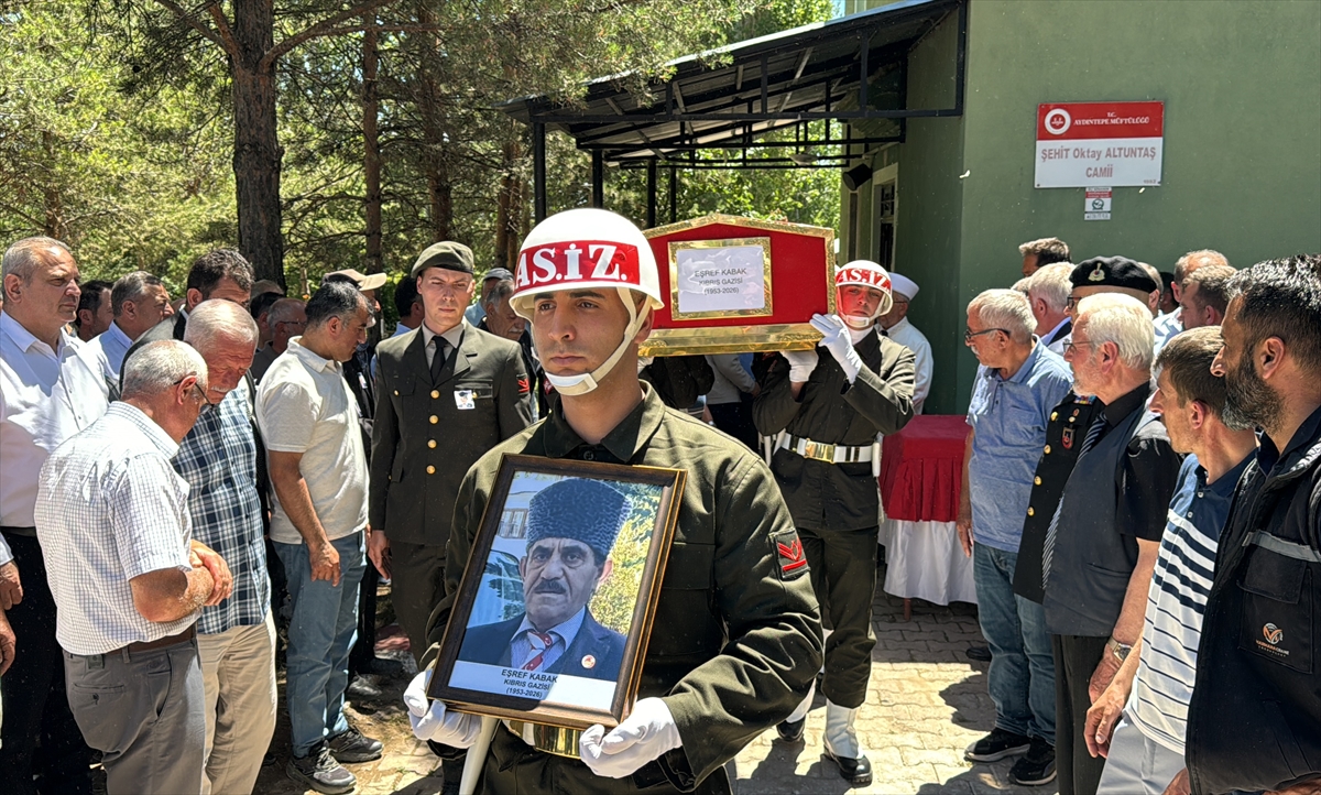 Bayburt'ta Kıbrıs Gazisi Eşref Kabak son yolculuğuna uğurlandı