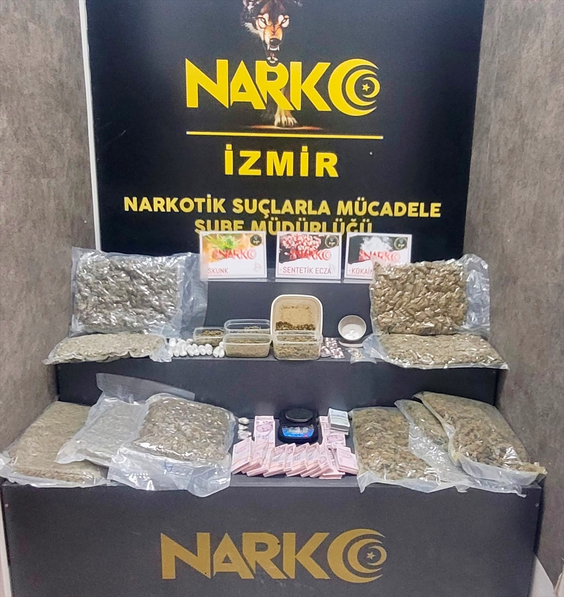 İzmir'de yüklü uyuşturucu ele geçirildi: Bir kişi tutuklandı